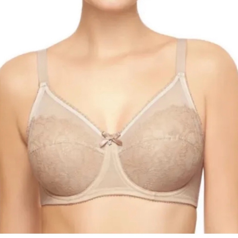 🌷2/$28🌷Wacoal Vintage Inspired Chantilly Elegant Lace Women's Bra in Tan, 40DD